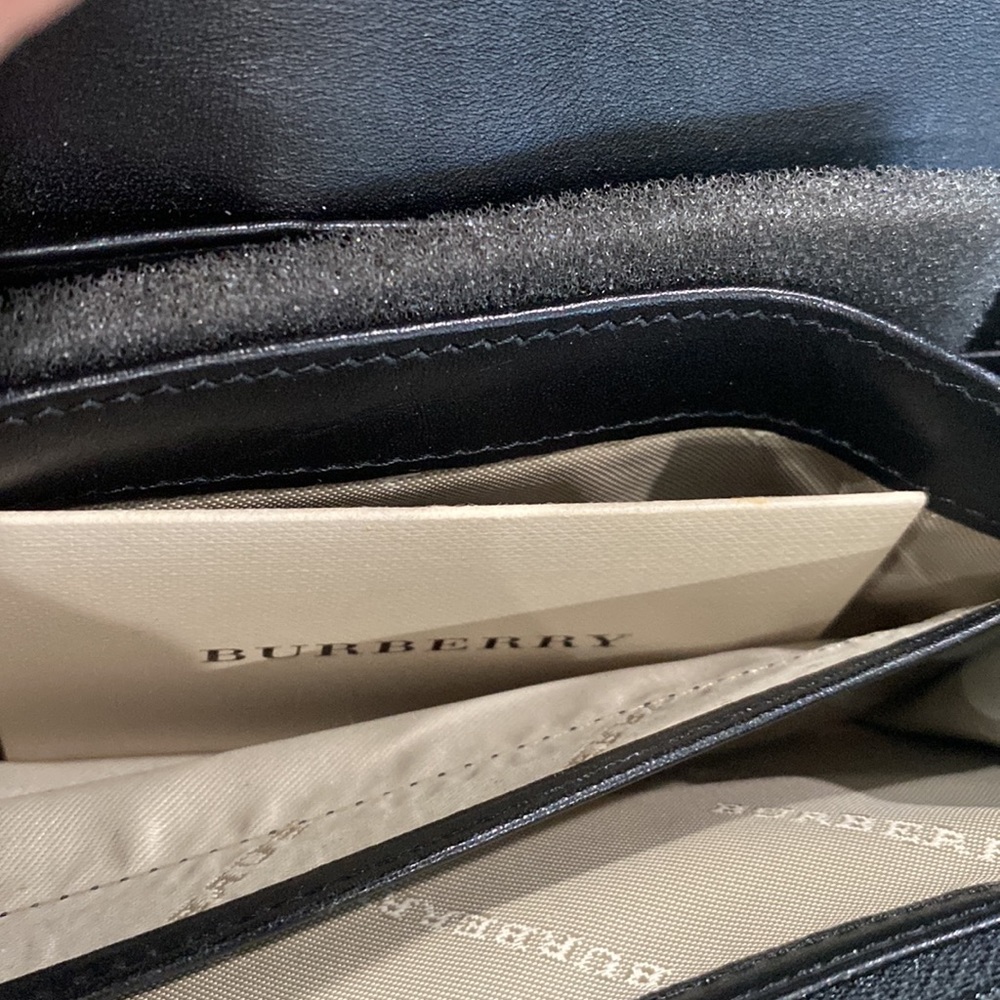 Authentic Burberry Wallet - Picture 4 of 5